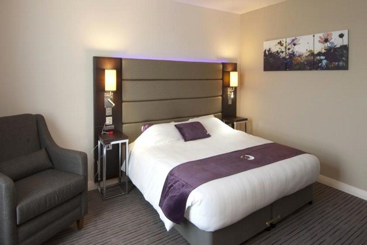 Premier Inn London Sidcup Exterior photo