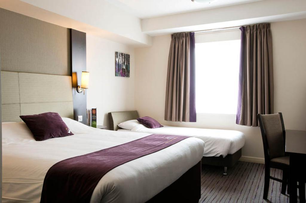 Premier Inn London Sidcup Exterior photo