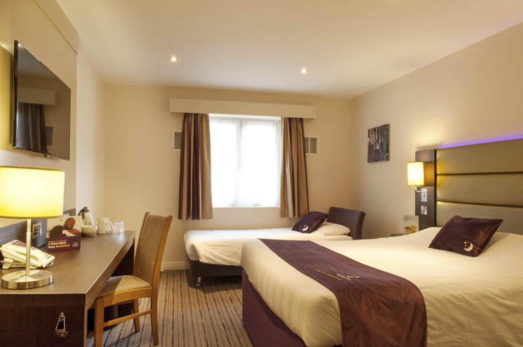 Premier Inn London Sidcup Exterior photo