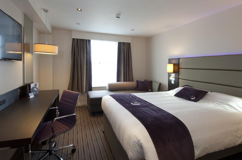 Premier Inn London Sidcup Exterior photo