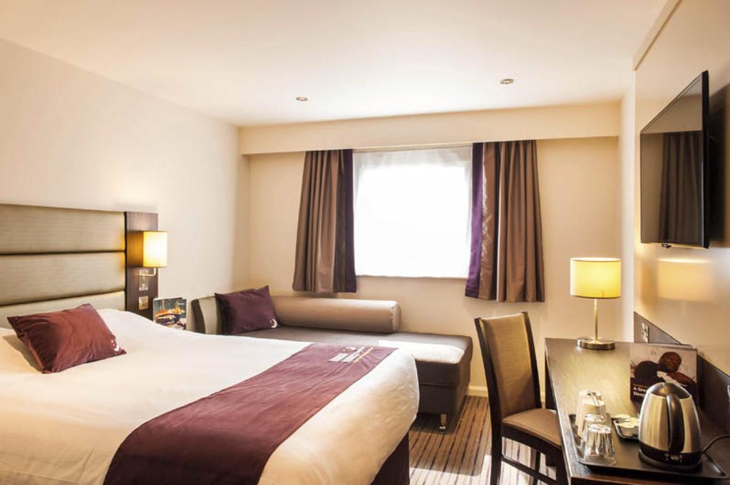 Premier Inn London Sidcup Exterior photo
