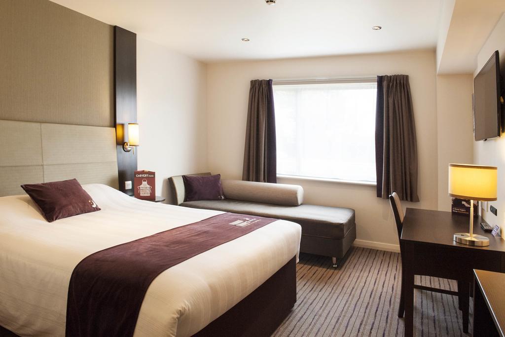 Premier Inn London Sidcup Exterior photo