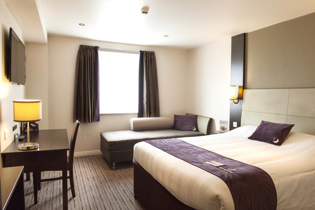 Premier Inn London Sidcup Exterior photo